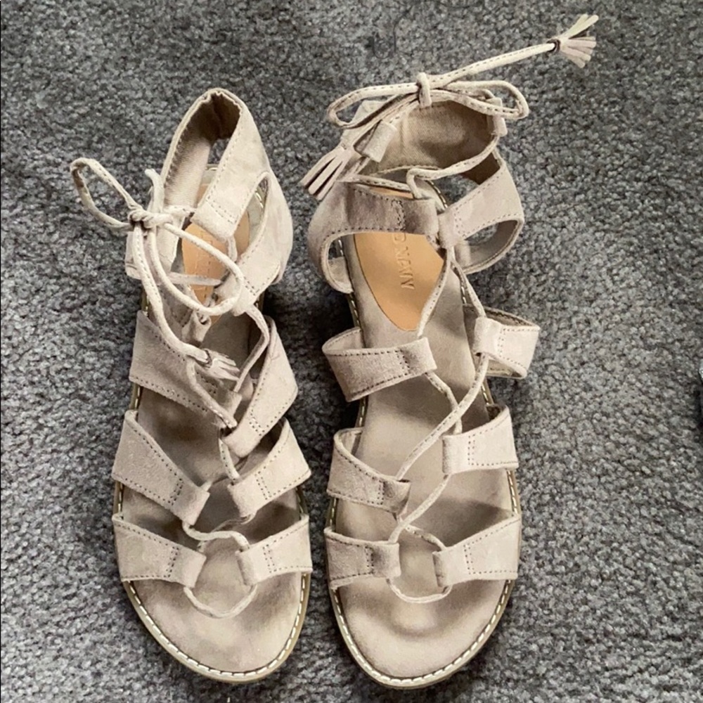Sandals - Picture 3 of 5